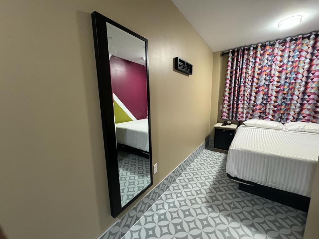 Moon Hotel Brooklyn New York Exteriör bild